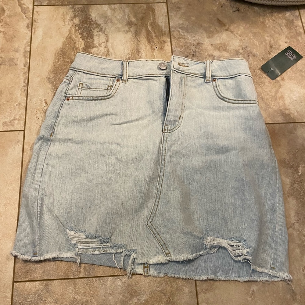 Wild fable light wash distressed denim skirt